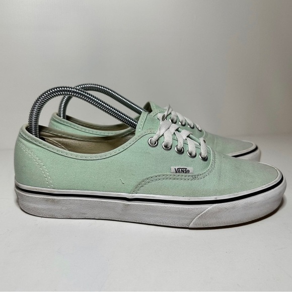 Vans off the wall low top skate shoes lace up womens size 9.5 - Picture 1 of 9